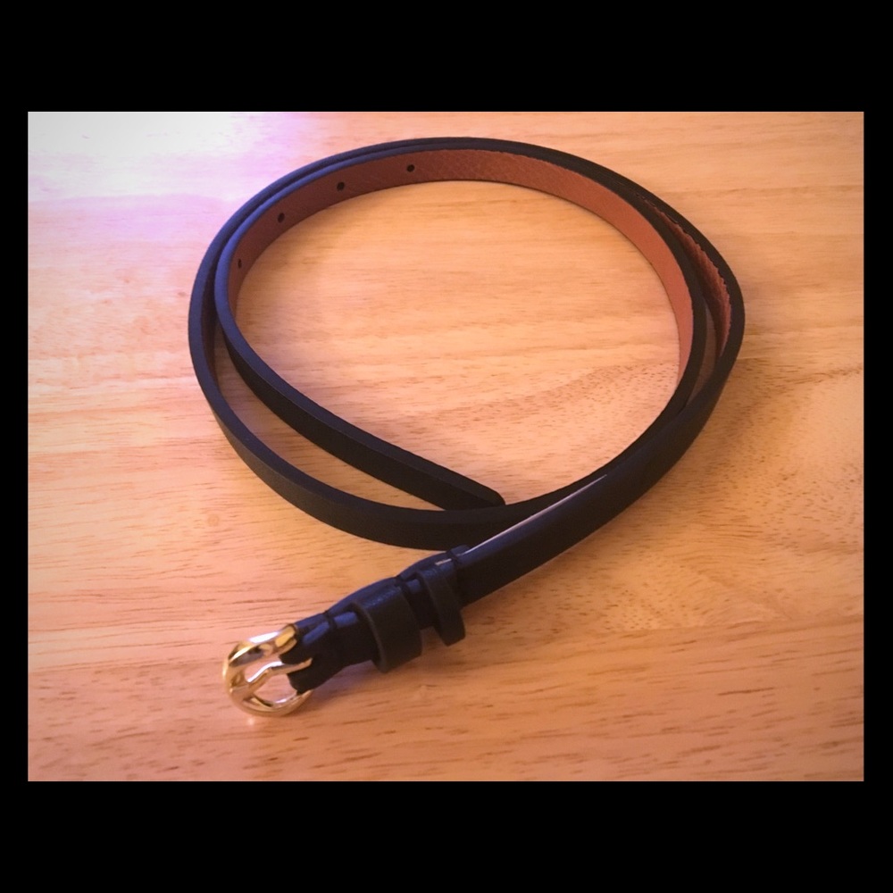NWOT Black Skinny Belt
